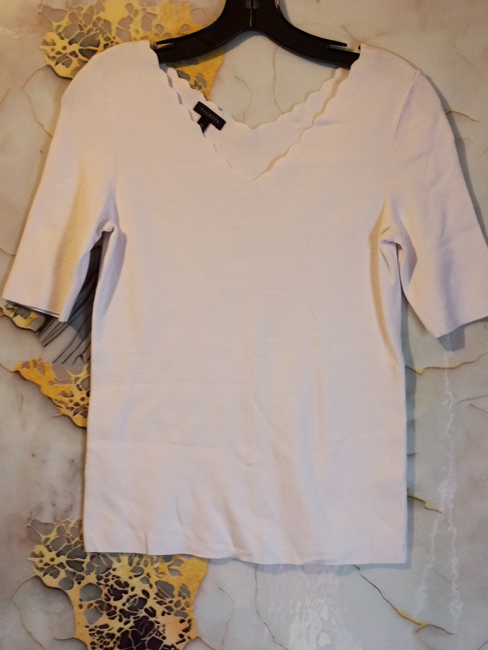 Talbots White Scalloped V-Neck Short Sleeve Top